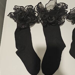 Elegant Black Ruffle Ankle Socks